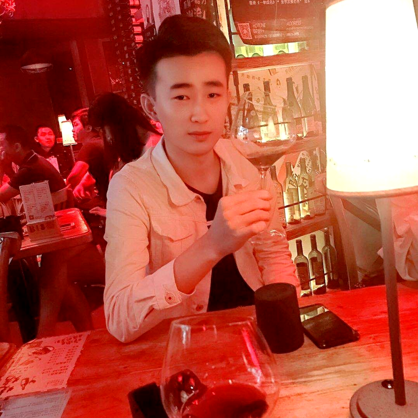 爆米花停止跳跃的照片