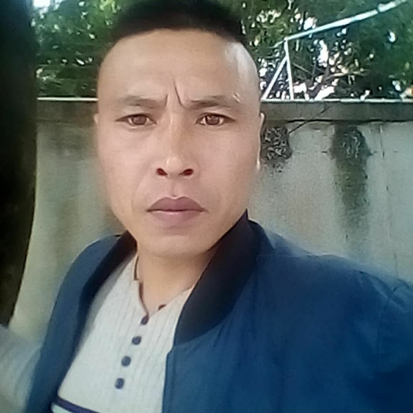 下一路口，等你的照片