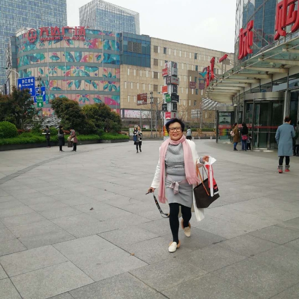 紫理莉娜的照片