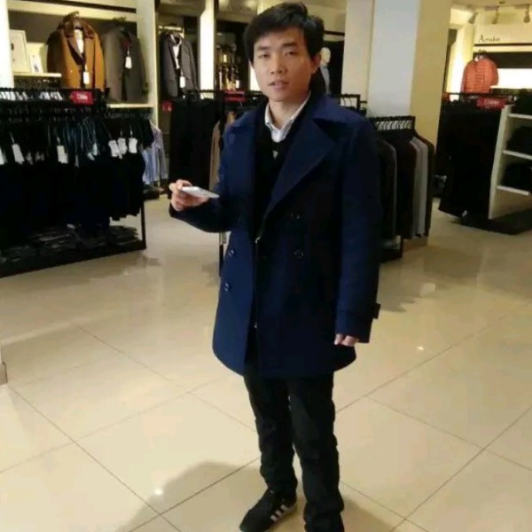 梁业的照片