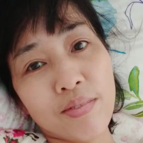御姐請俏皮的照片