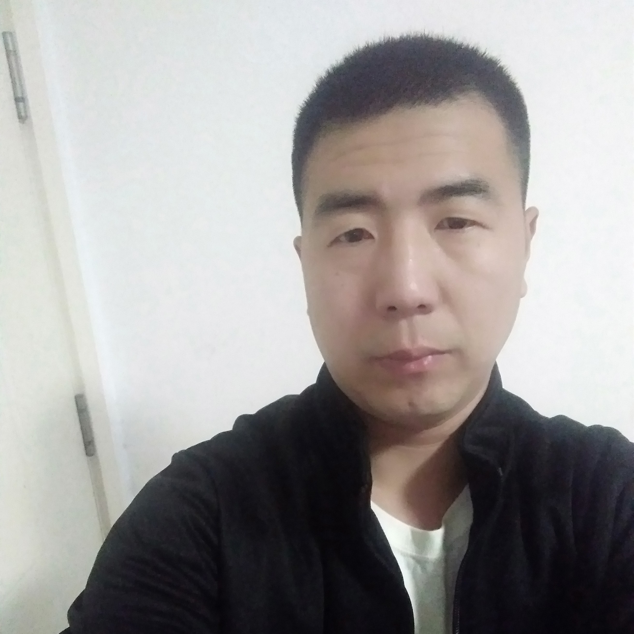 暧昧迎戒指的照片