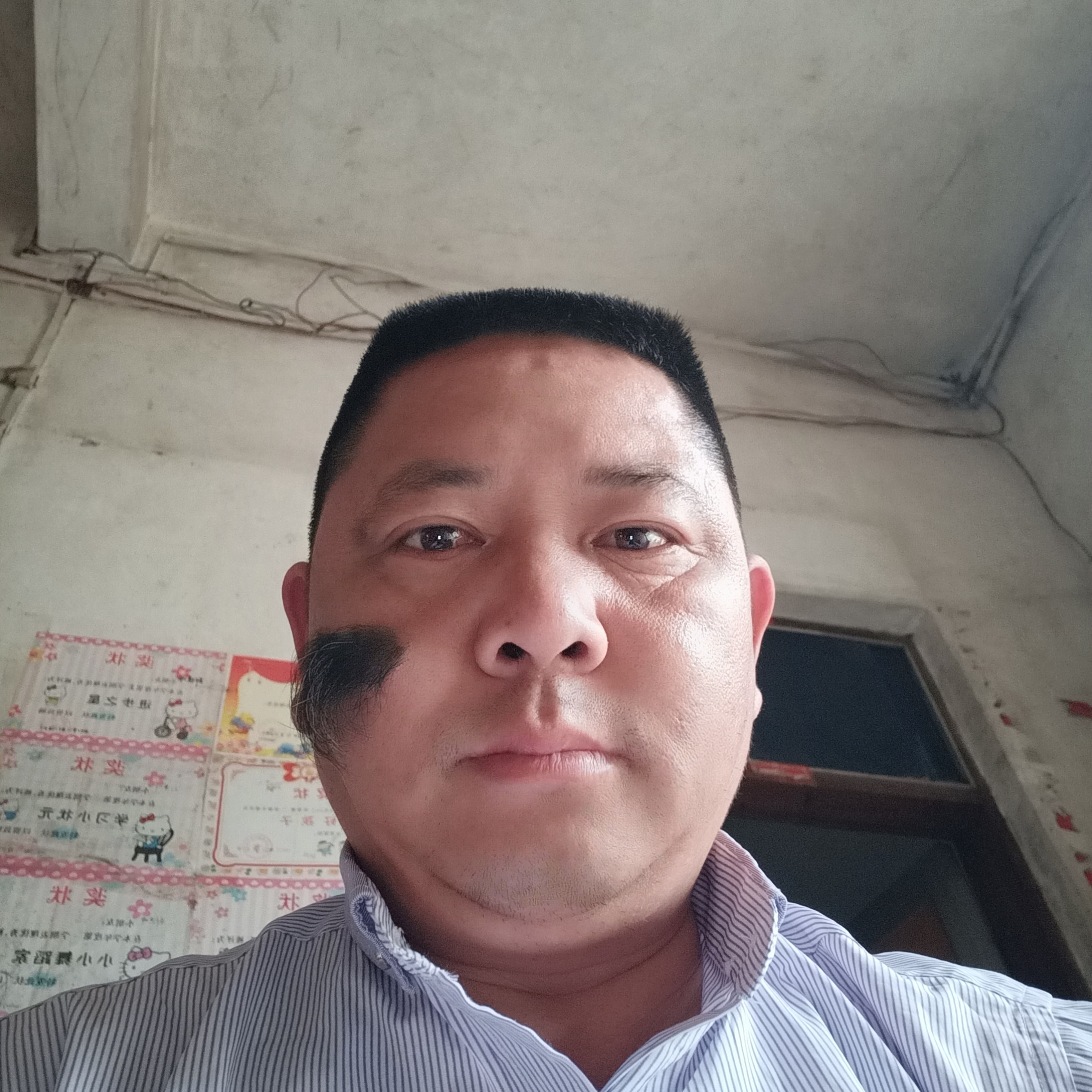 小松鼠放弃寂寞的照片
