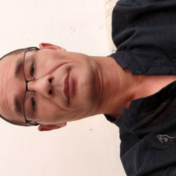 奔跑的男人的照片