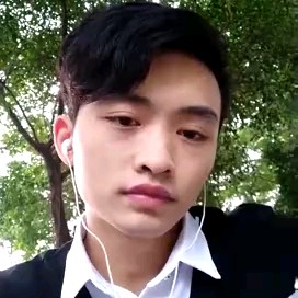 孤独只为等待你。的照片