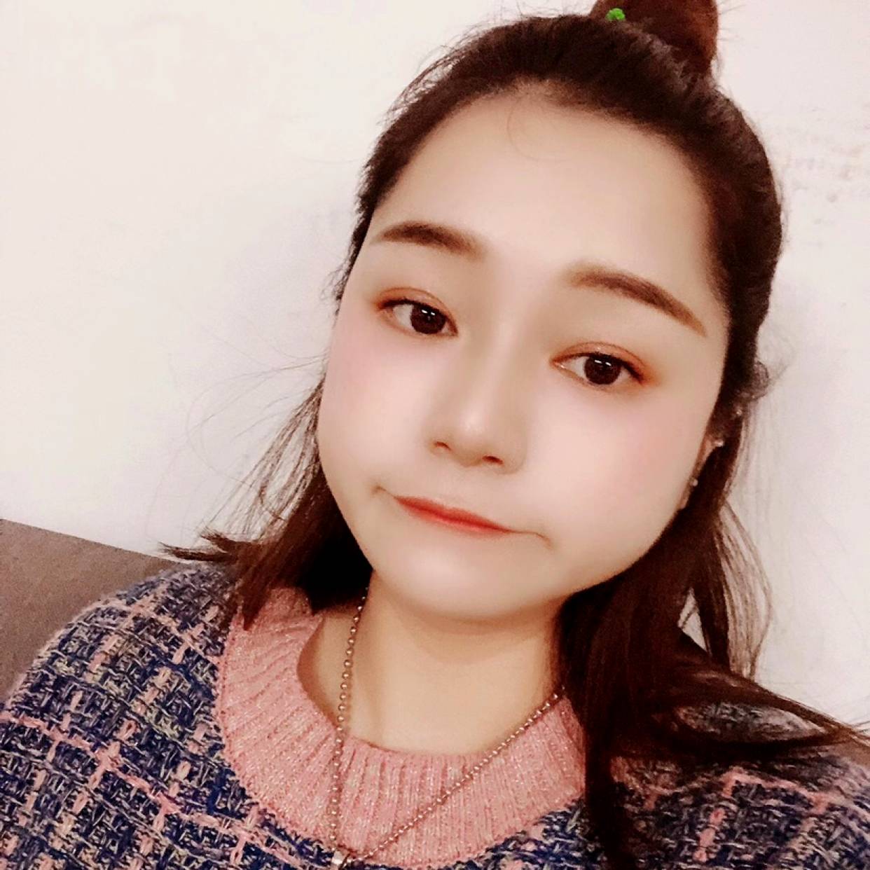 春华挽手高高的照片