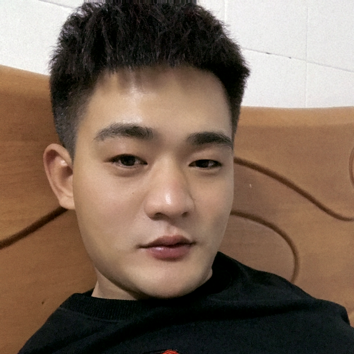 小懒猪方认真的照片