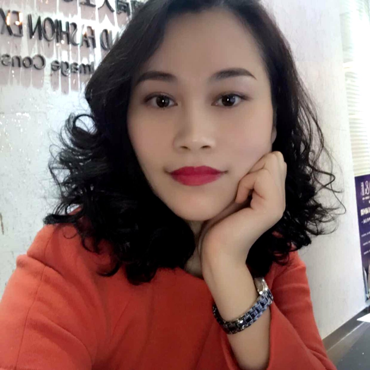 超短裙向谁的照片
