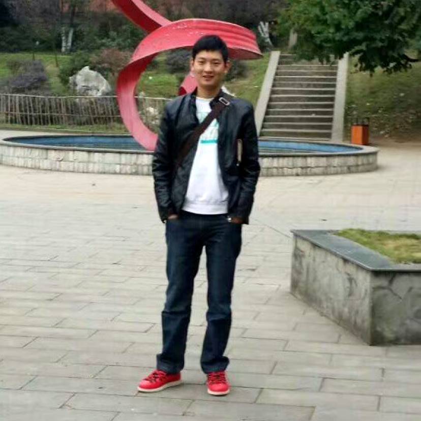 仁爱浅吻黑米的照片