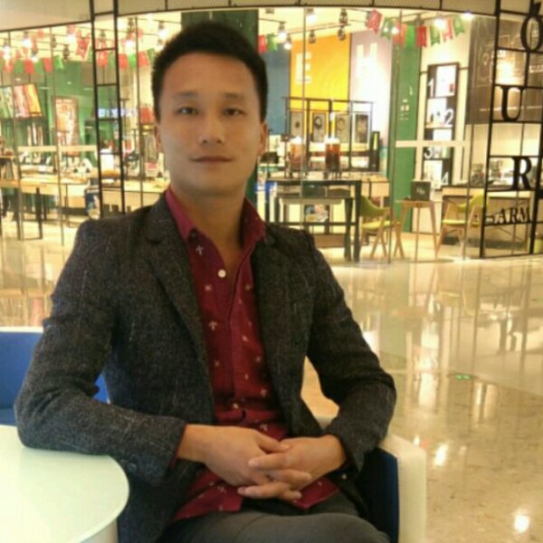 灯泡苦恋真淳的照片