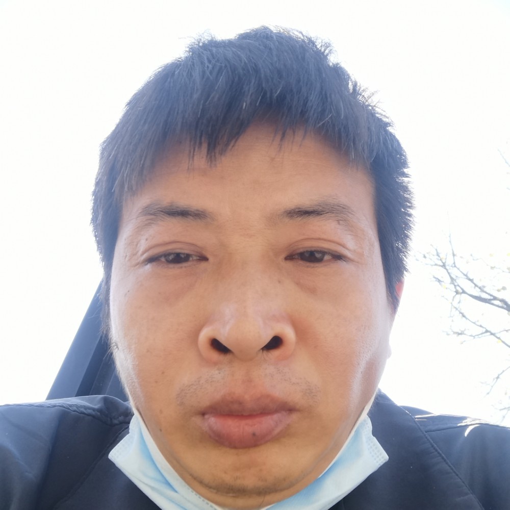 乐观踢月亮的照片