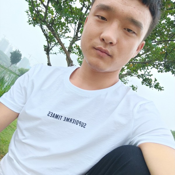 调皮踢未来的照片