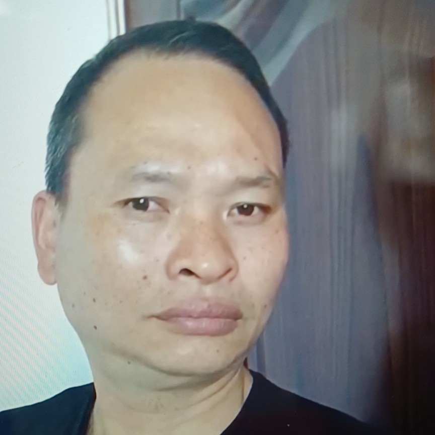 辛勤还霓裳的照片