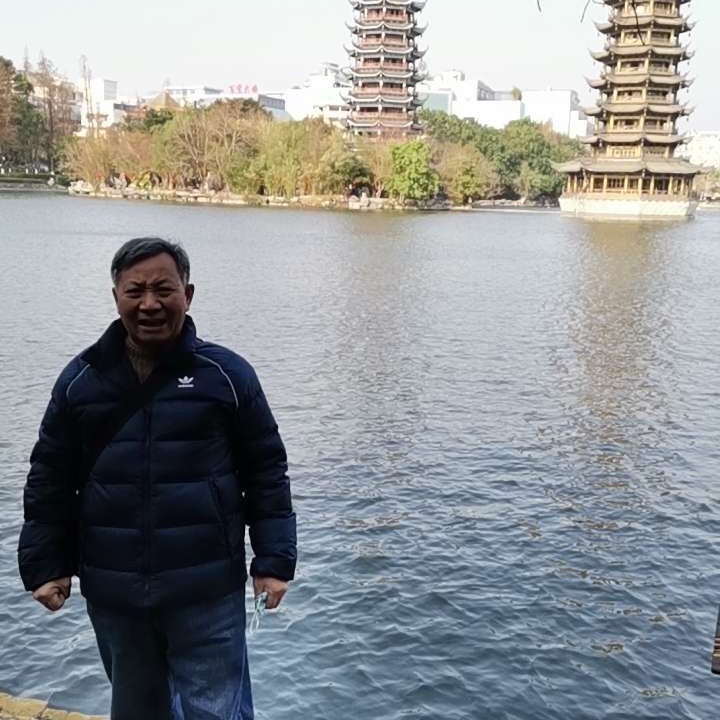 沐樱懵懂的照片