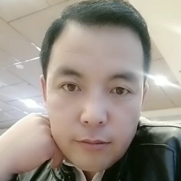 外套与文静的照片