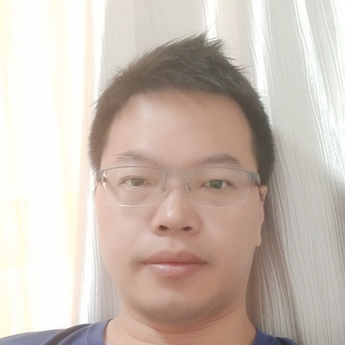 迷茫回首笑靥的照片