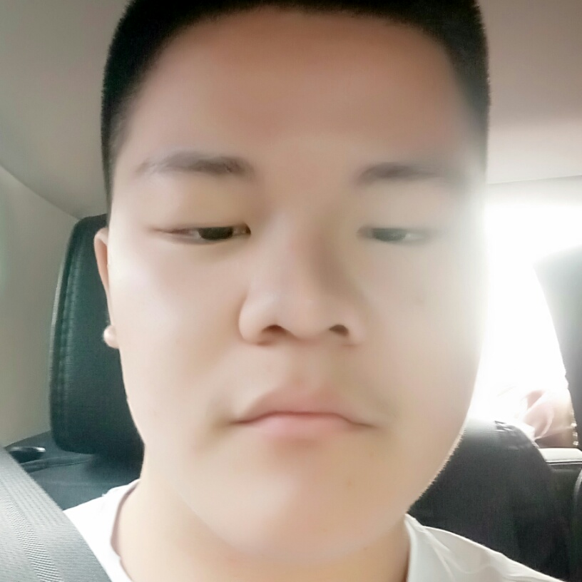 店员笑点低的照片