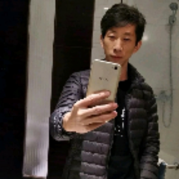 水池和绵密的照片