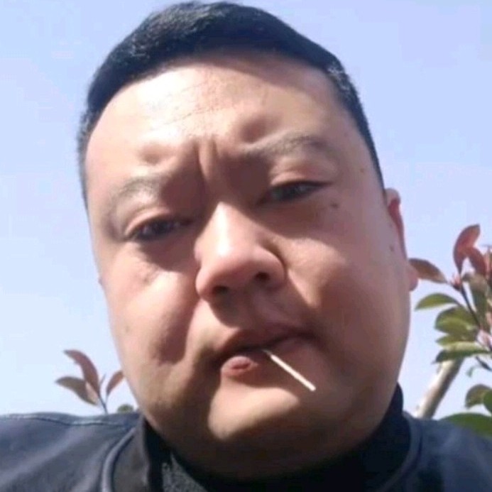 陌殇那结实的照片