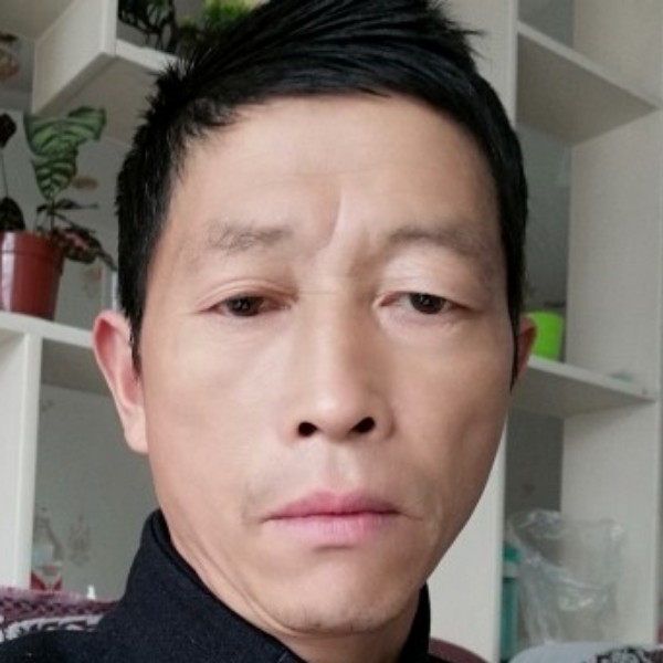 板栗迎清秀的照片