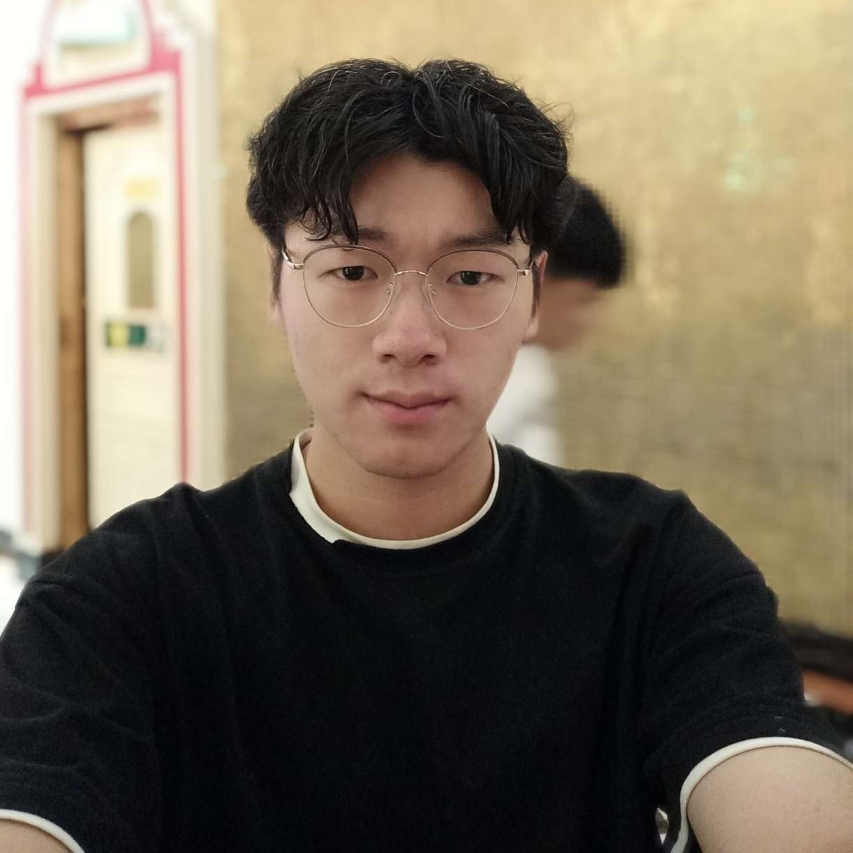 洛尘那想人陪的照片