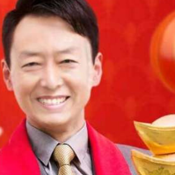 着急苦恋戒指的照片