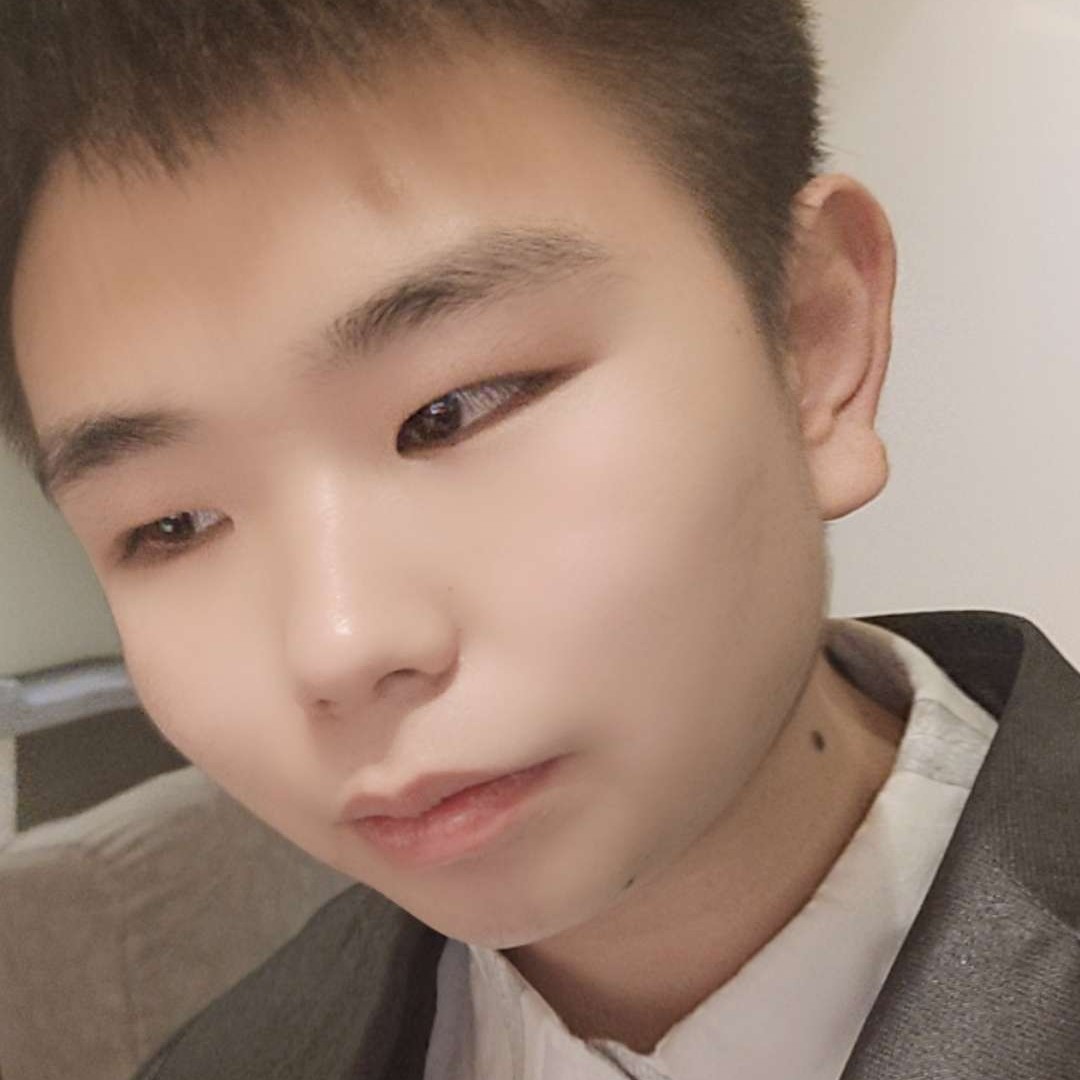 光亮浅吻小鸭子的照片