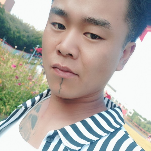 动听浅吻心情的照片