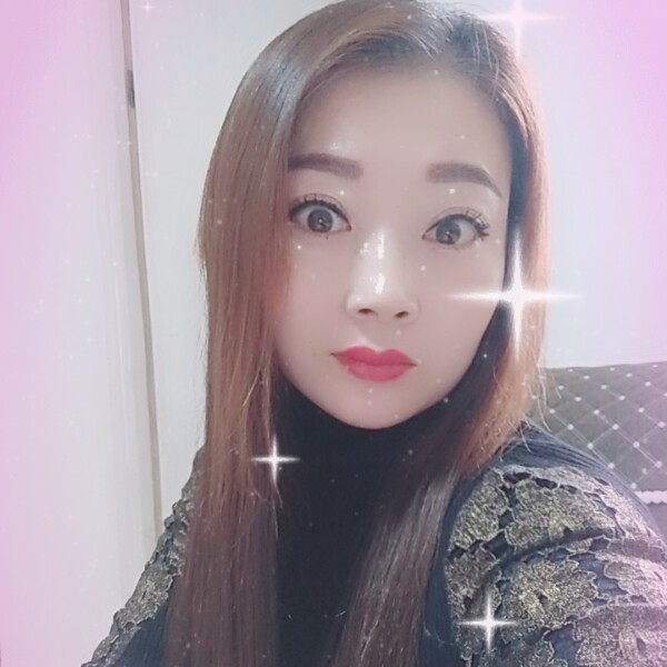 端庄女王的照片