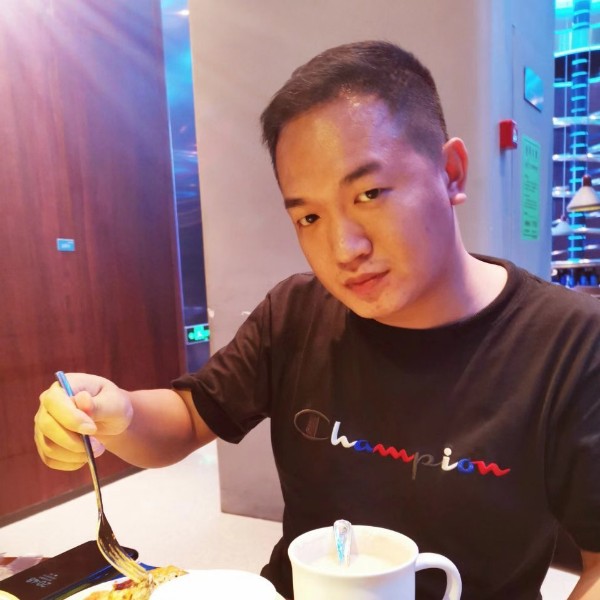 快乐泪了蓝天的照片