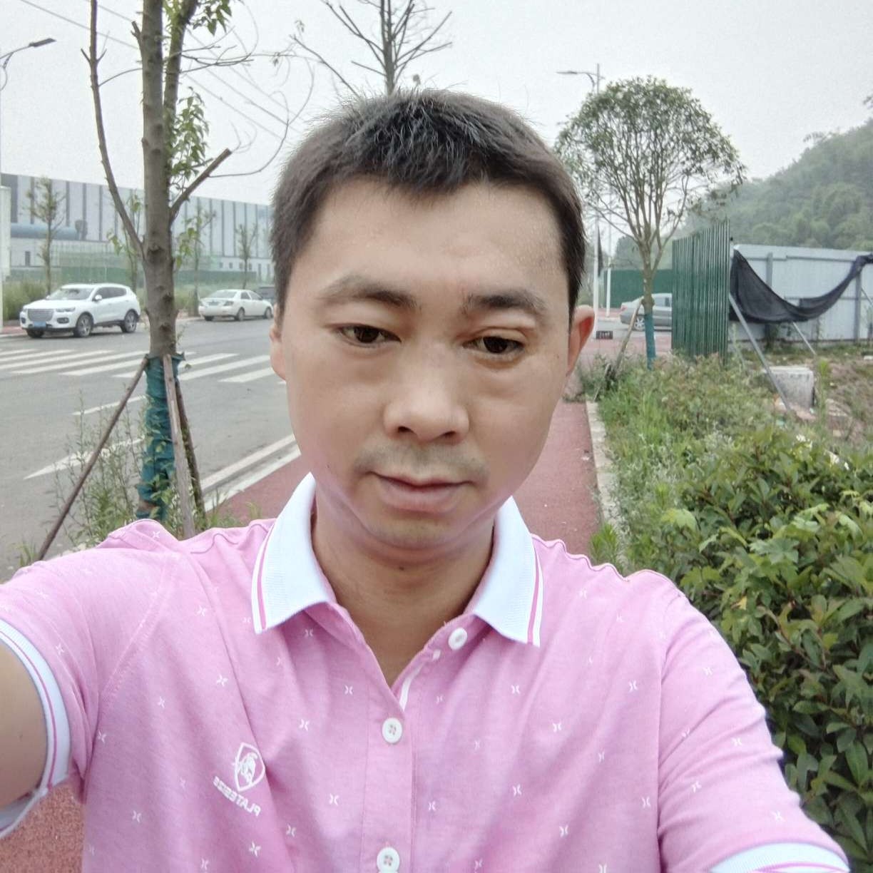 怕孤独停止微笑的照片