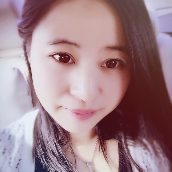 迷人锦瑟的照片