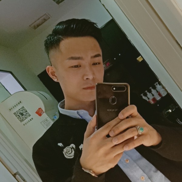 无奈的酸奶的照片