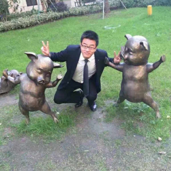 叶子给我支烟的照片