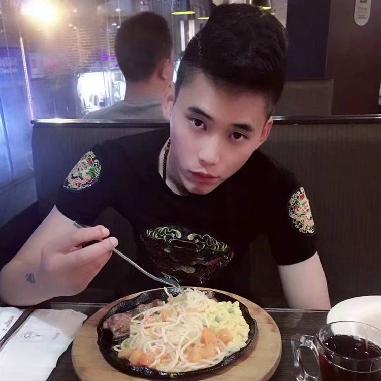 有魅力漫步背包的照片
