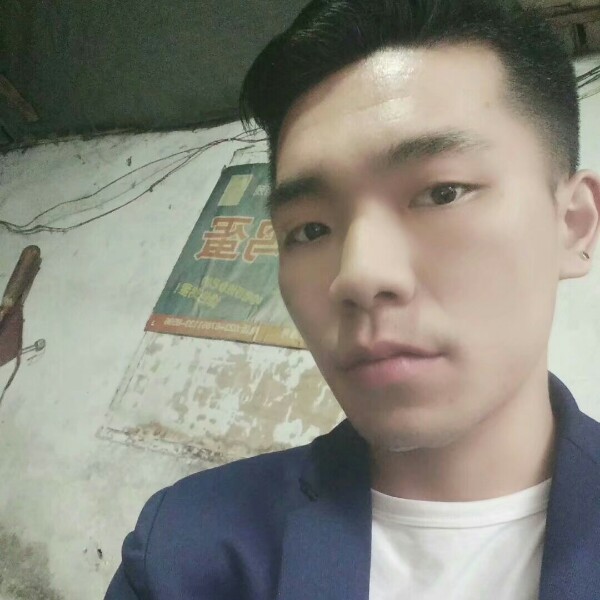 小镇少年与海的照片