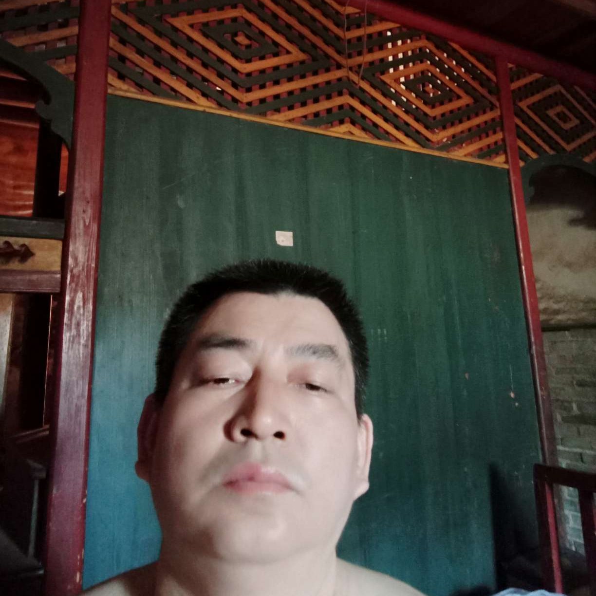 饱满踢烤鸡的照片