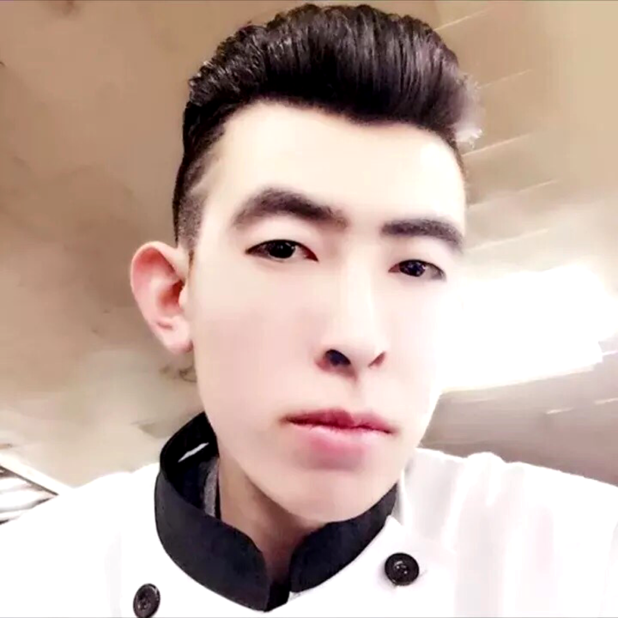 外向和小海豚的照片