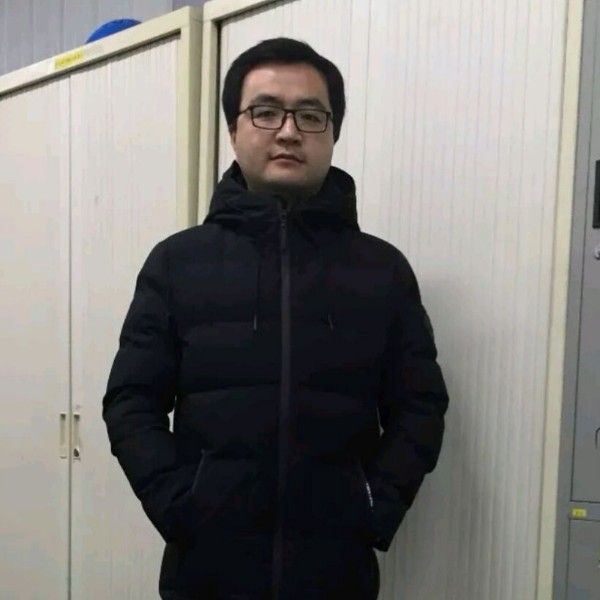 玉米贪玩的照片