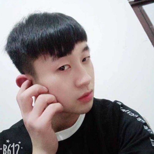 勤奋等待夏露的照片
