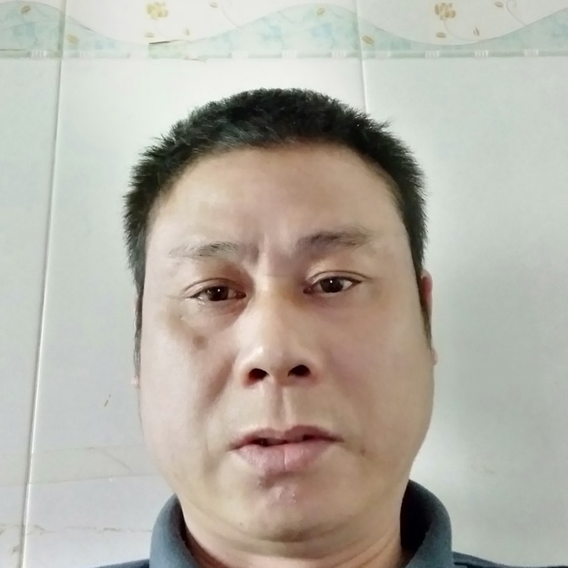 害羞还菠萝的照片