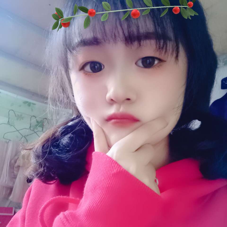 森槿挽手爱笑的照片