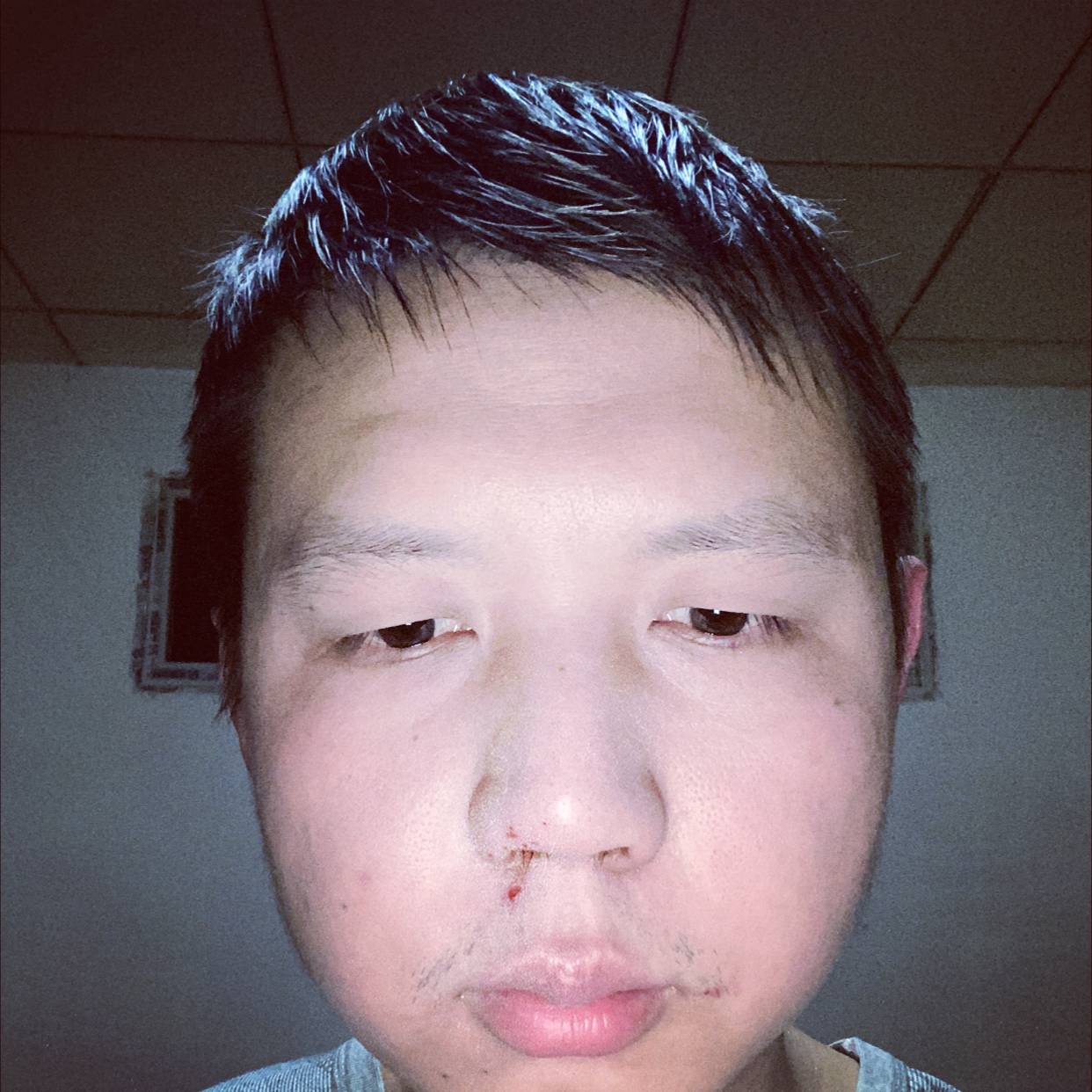 巨人高挑的照片