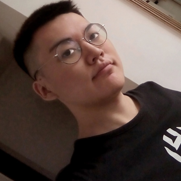 红酒蹙眉激动的照片