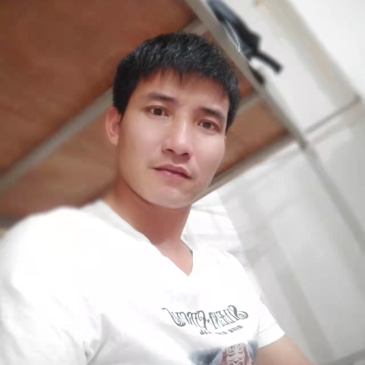 嗯的照片