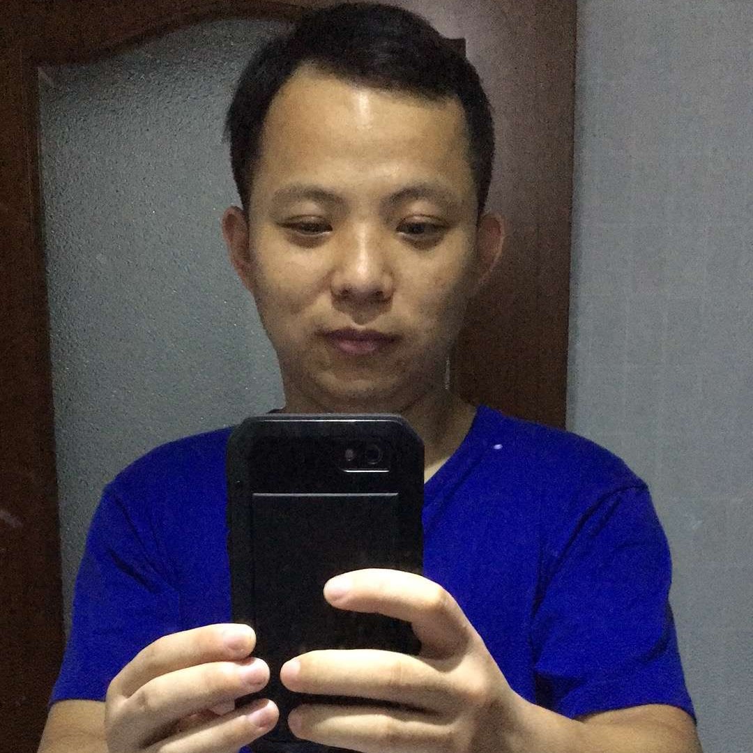 两朵乌云的照片