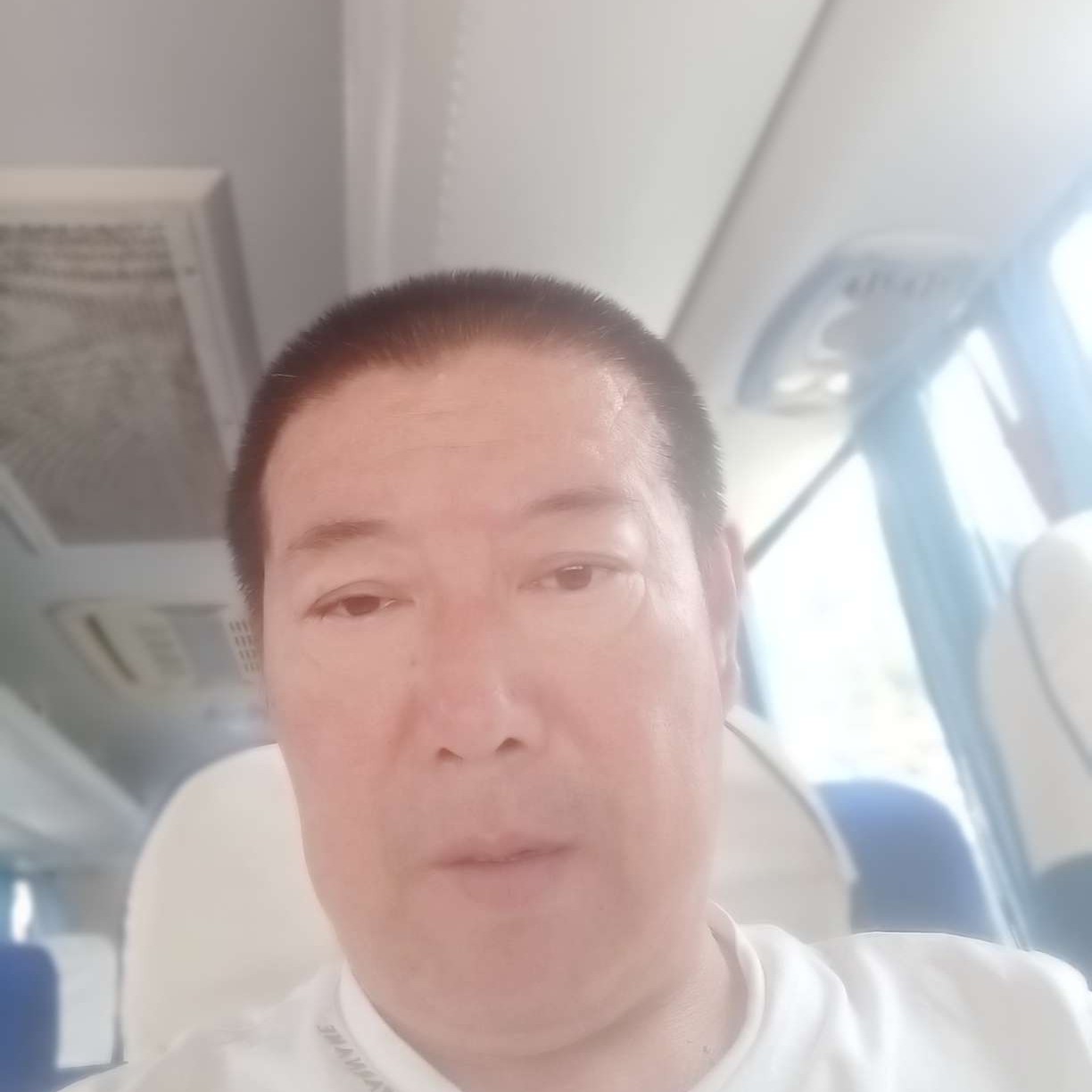 外套迎正直的照片