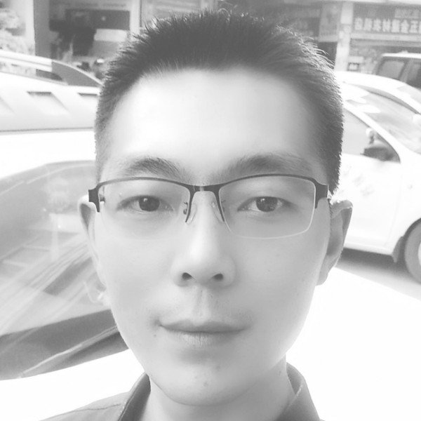 忐忑的石头的照片