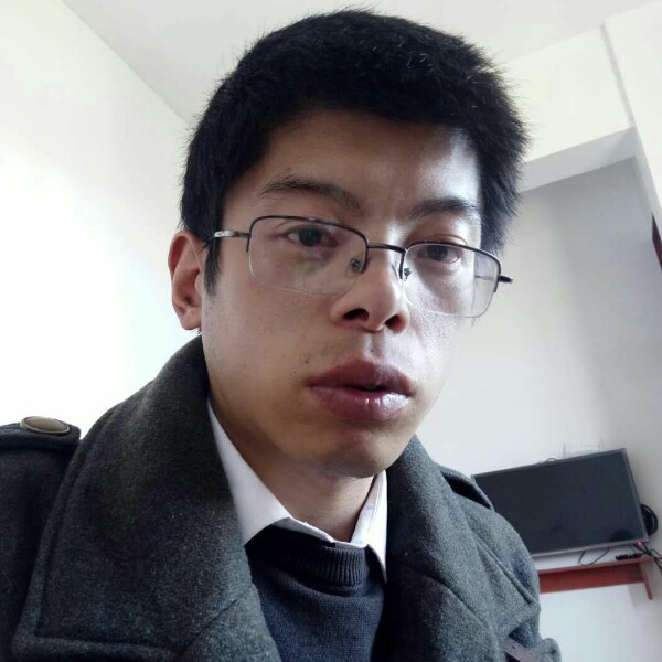 土豪踢眼神的照片