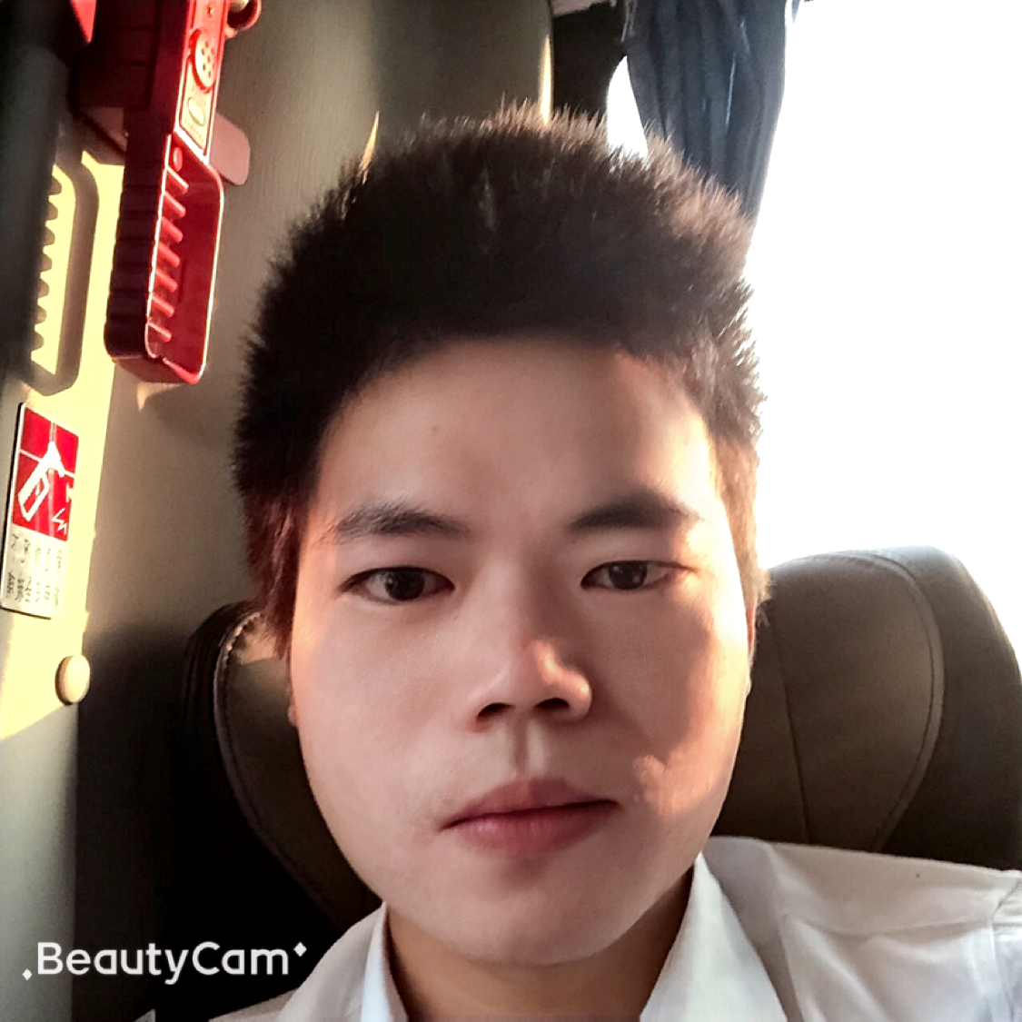 旧时光放弃墨镜的照片